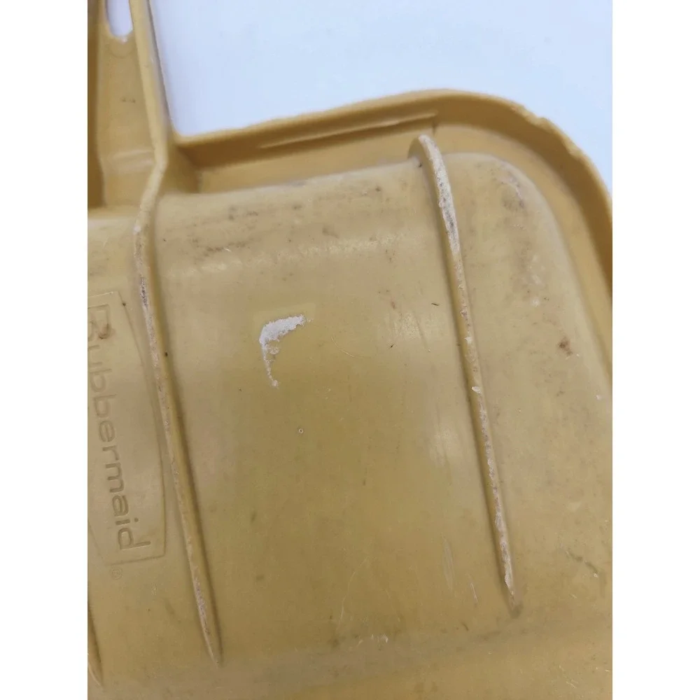 Rubbermaid DUSTPAN Dust‎ Pan Heavy Rubber Harvest Gold Yellow Vintage Poor Cond